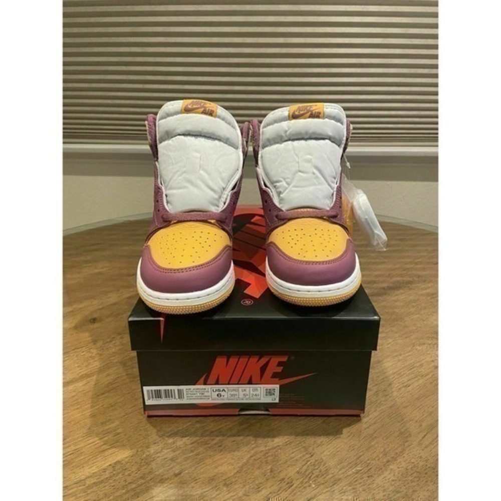 Air Jordan 1 Retro High OG Brotherhood 575441-706 GS Size 6Y Brand New - Picture 4 of 7